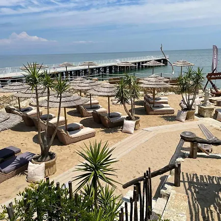 Apart-Complex Luxury Studio شقة فارنا